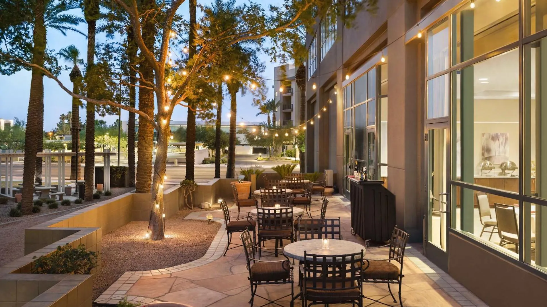 Hotel Embassy Suites By Hilton Phoenix Downtown North