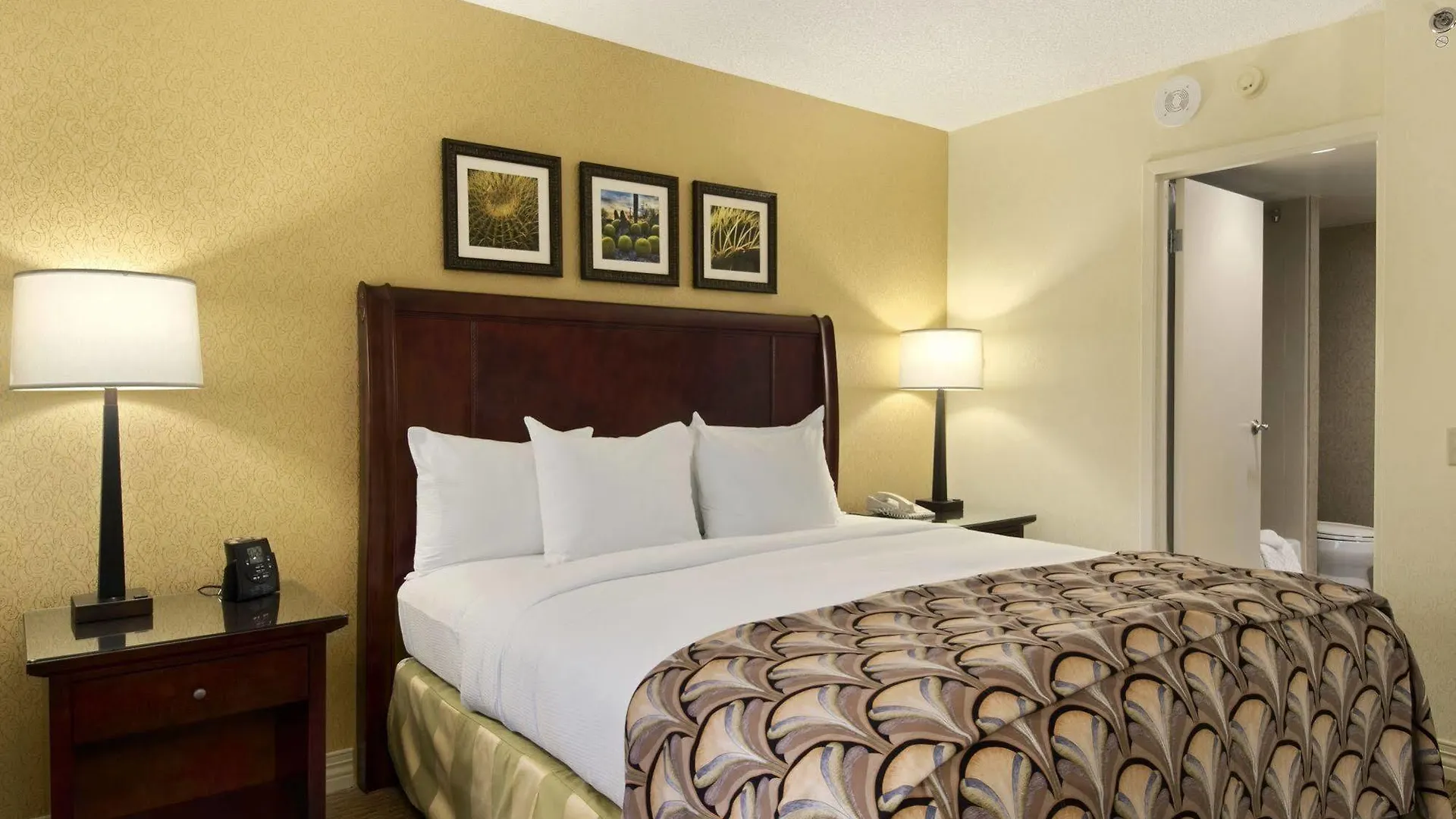*** Hotel Embassy Suites By Hilton Phoenix Downtown North United States